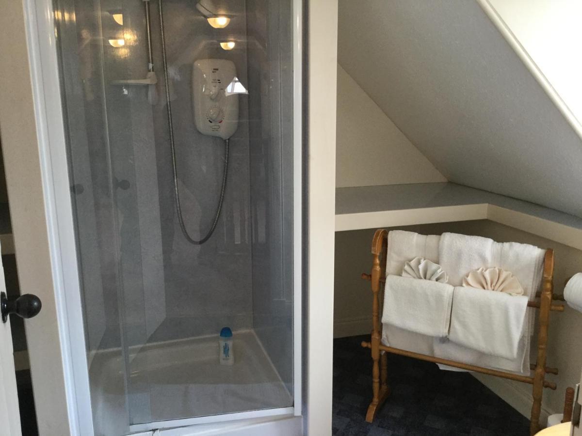 Three-Bedroom Old Cottage Free Parking Inverness Esterno foto