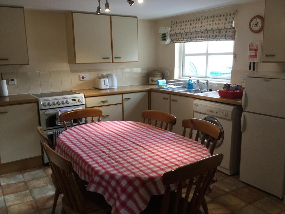 Three-Bedroom Old Cottage Free Parking Inverness Esterno foto