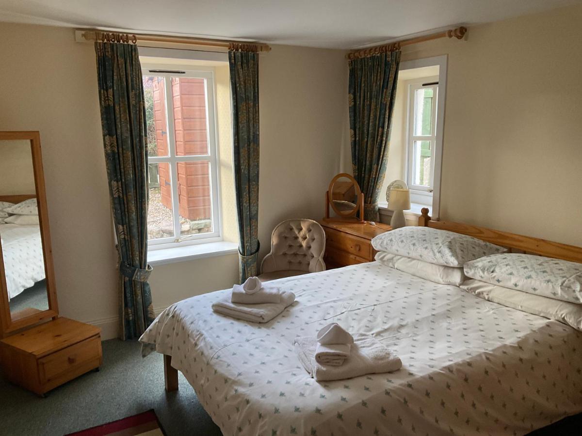 Three-Bedroom Old Cottage Free Parking Inverness Esterno foto